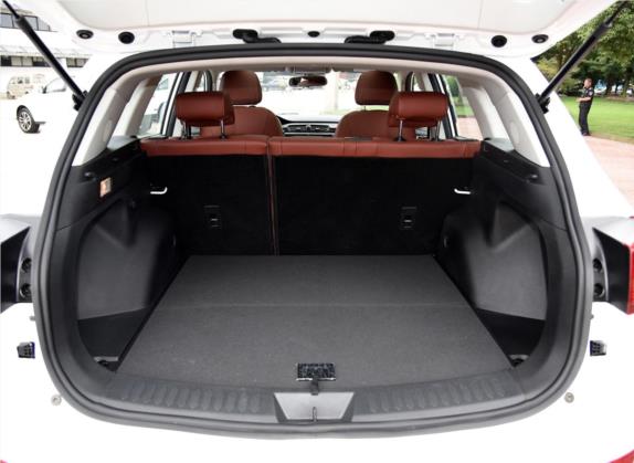 众泰T600 2015款 2.0T 手动旗舰型 车厢座椅   后备厢
