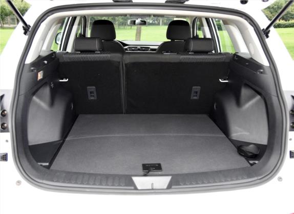 众泰T600 2015款 家用版 2.0T 手动精英型 车厢座椅   后备厢