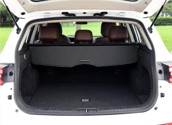 众泰T600 2016款 运动版 1.5T 手动豪华型 车厢座椅   后备厢