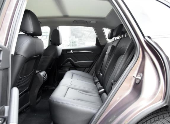众泰T600 2016款 运动版 2.0T 手动尊贵型 车厢座椅   后排空间