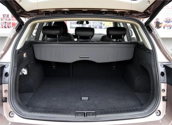 众泰T600 2016款 运动版 2.0T 手动尊贵型 车厢座椅   后备厢