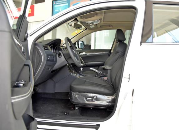 众泰T600 2016款 1.5T 手动尊贵型 车厢座椅   前排空间