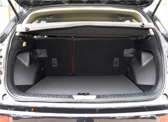 众泰T600 2016款 家用版 2.0T 手动精英型 车厢座椅   后备厢