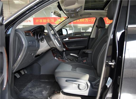 众泰T600 2017款 1.5T 手动精英贺岁版 车厢座椅   前排空间