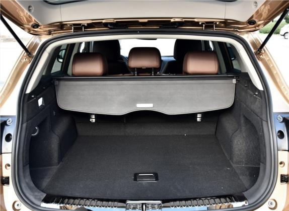 众泰T600 2018款 运动版 1.5T 手动尊享型 车厢座椅   后备厢