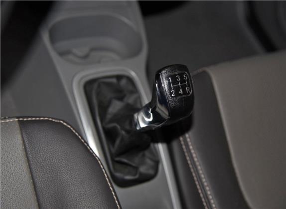 众泰T200 2013款 1.5L MT精英型 中控类   挡把