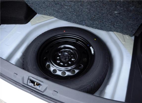 众泰Z300 2013款 1.6L 自动尊贵型 其他细节类   备胎