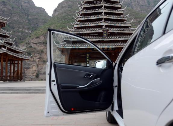 众泰Z300 2013款 1.6L 自动尊贵型 车厢座椅   前门板
