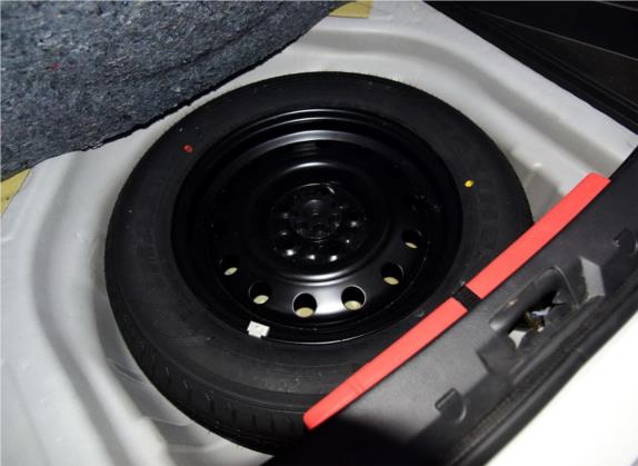 众泰Z300 2014款 1.5L 驾值版手动精英型 其他细节类   备胎