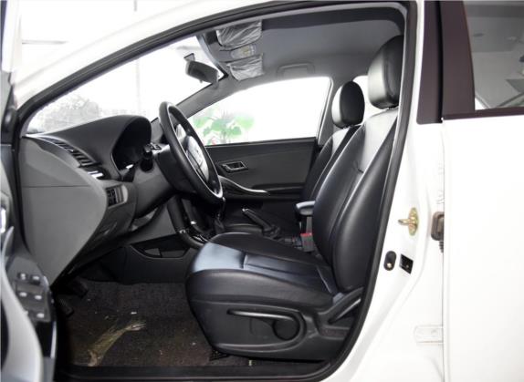 众泰Z300 2014款 1.5L 驾值版手动精英型 车厢座椅   前排空间
