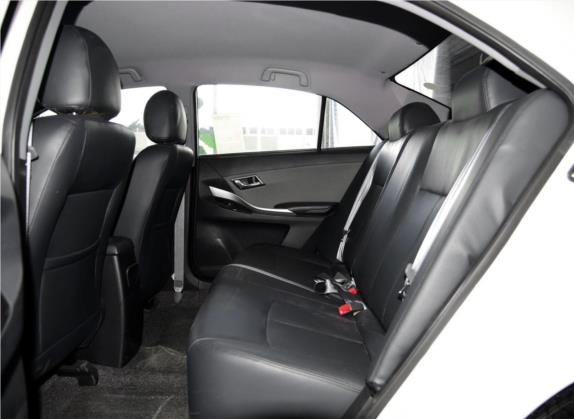 众泰Z300 2014款 1.5L 驾值版手动精英型 车厢座椅   后排空间