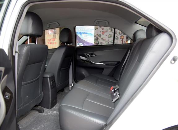 众泰Z300 2014款 新视界 1.6L 自动豪华型 车厢座椅   后排空间