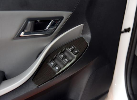 众泰Z300 2014款 新视界 1.6L 自动豪华型 车厢座椅   门窗控制