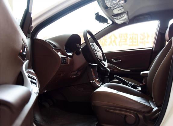 众泰Z300 2016款 新视界 1.5L 手动进取型 车厢座椅   前排空间