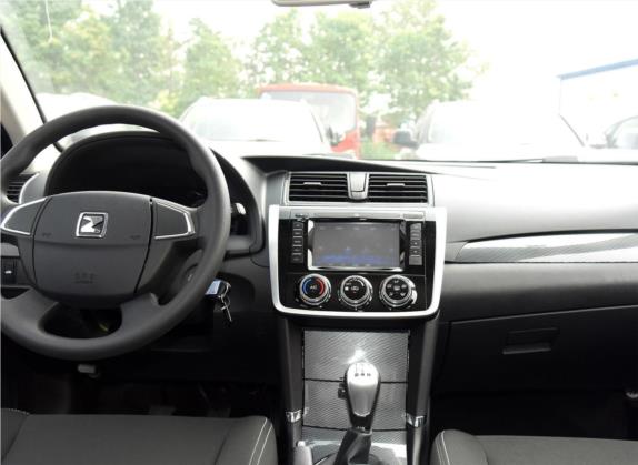 众泰Z300 2016款 1.5L 手动精英型 中控类   中控台