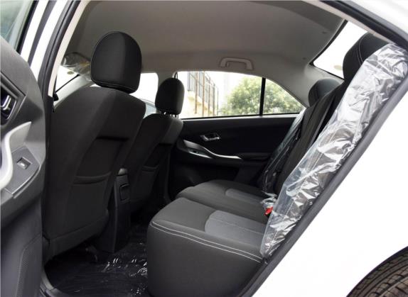 众泰Z300 2016款 1.5L 手动精英型 车厢座椅   后排空间