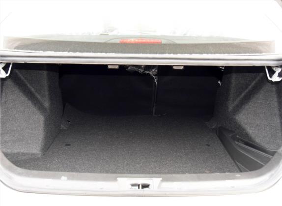 众泰Z300 2016款 1.5L 手动精英型 车厢座椅   后备厢