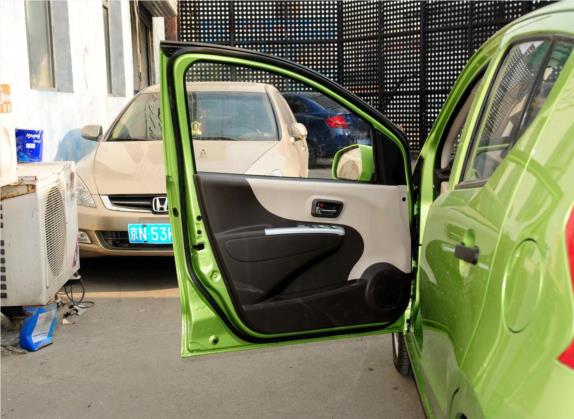 众泰Z100 2013款 1.0L 精英型 车厢座椅   前门板