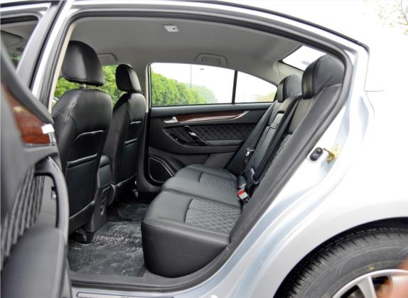众泰Z500 2015款 1.5T 手动豪华型 车厢座椅   后排空间
