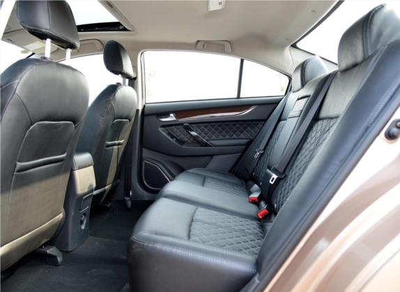 众泰Z500 2015款 1.5T CVT尊贵型 车厢座椅   后排空间