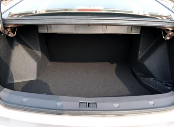 众泰Z500 2015款 1.5T CVT尊贵型 车厢座椅   后备厢