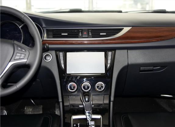 众泰Z500 2015款 1.5T CVT豪华型 中控类   中控台