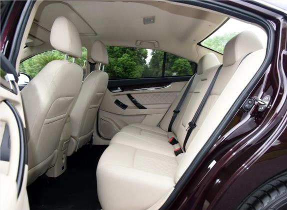 众泰Z500 2016款 1.5T 手动豪华型 车厢座椅   后排空间
