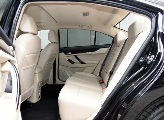 众泰Z500 2016款 1.5T CVT豪华型 车厢座椅   后排空间