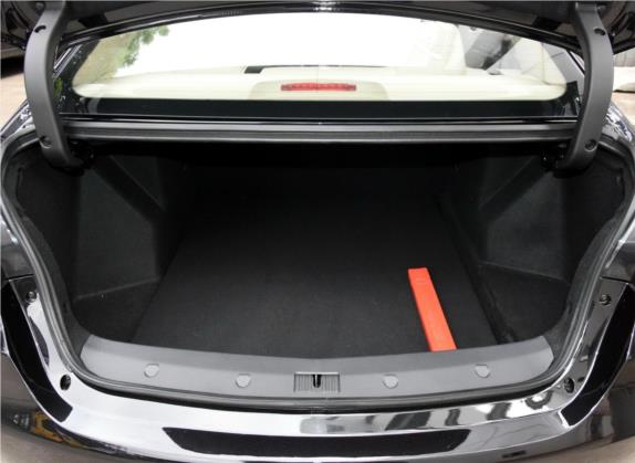 众泰Z500 2016款 1.5T CVT豪华型 车厢座椅   后备厢