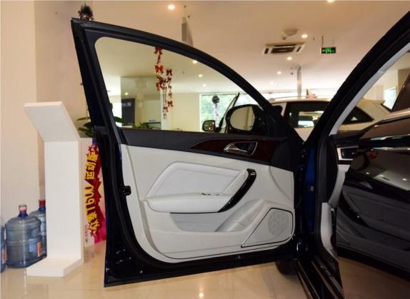 众泰Z700 2016款 1.8T DCT豪华型 车厢座椅   前门板