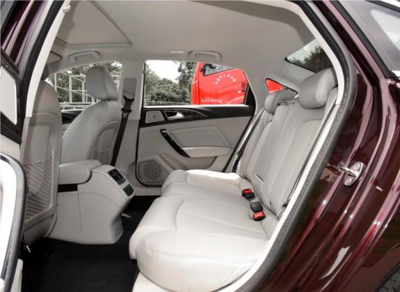 众泰Z700 2016款 1.8T 手动豪华型 车厢座椅   后排空间