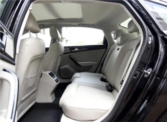 众泰Z700 2016款 1.8T 手动典雅型 车厢座椅   后排空间