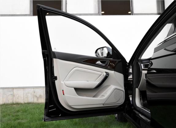 众泰Z700 2018款 Z700H 1.8T DCT旗舰型 车厢座椅   前门板