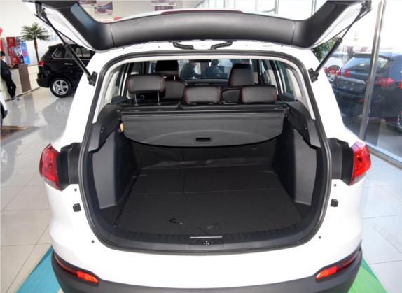 大迈X5 2015款 1.5T CVT地主型 国IV 车厢座椅   后备厢