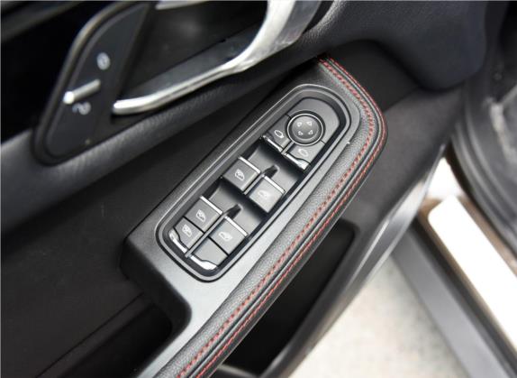 大迈X5 2017款 升级版 1.5T 手动尊贵型 车厢座椅   门窗控制