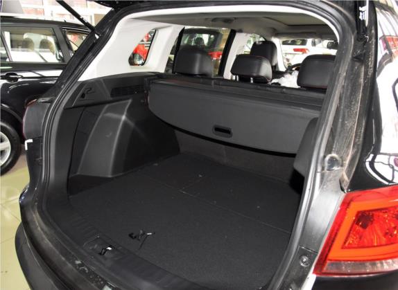 大迈X5 2017款 白金版 1.5T 手动尊享型 车厢座椅   后备厢
