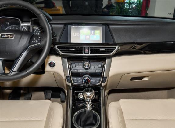 大迈X5 2017款 白金版 1.5T 手动豪华7座型 中控类   中控台