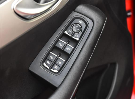众泰SR7 2016款 1.5T CVT魔方之心版 国IV 车厢座椅   门窗控制