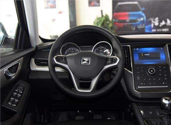 众泰SR7 2016款 1.5T 手动魔方之路版 国IV 中控类   驾驶位