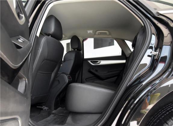 众泰SR7 2016款 1.5T 手动魔方之路版 国V 车厢座椅   后排空间