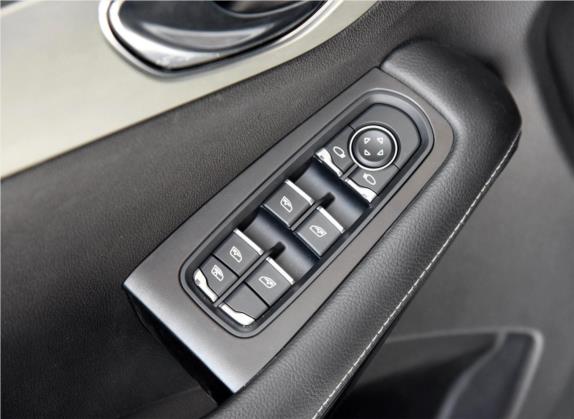 众泰SR7 2016款 1.5T 手动魔方之路版 国V 车厢座椅   门窗控制