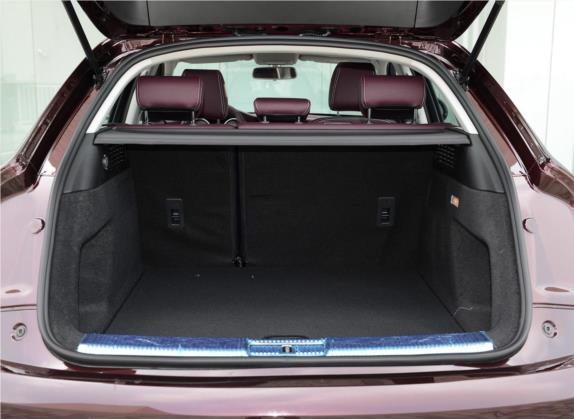 众泰SR7 2016款 1.5T 手动魔方之心版 国V 车厢座椅   后备厢