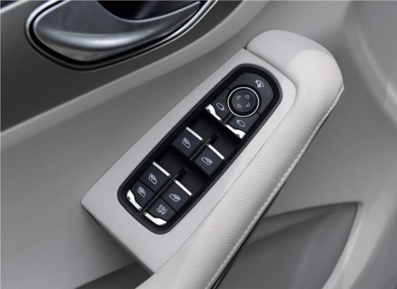 众泰SR7 2016款 1.5T 手动魔方之心版 国V 车厢座椅   门窗控制