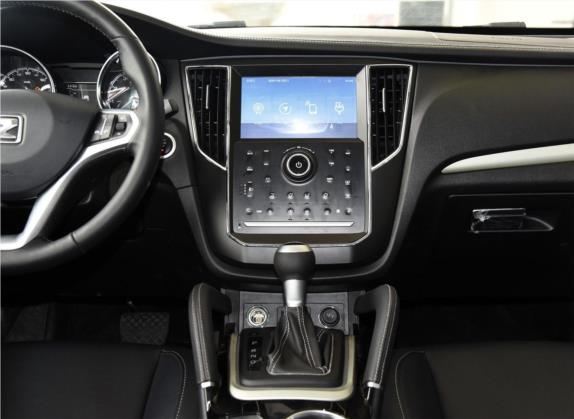 众泰SR7 2016款 1.5T CVT魔方之路版 国V 中控类   中控台