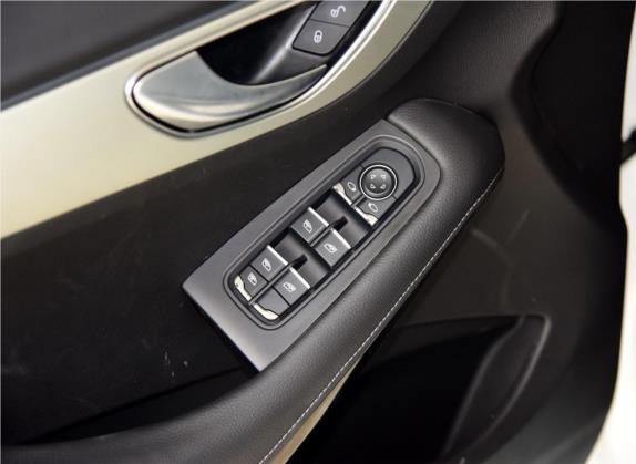 众泰SR7 2016款 1.5T CVT魔方之路版 国V 车厢座椅   门窗控制