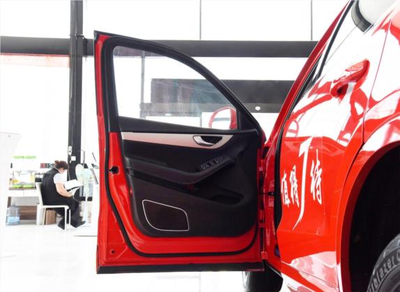 众泰SR7 2016款 1.5T CVT魔方之心版 国V 车厢座椅   前门板