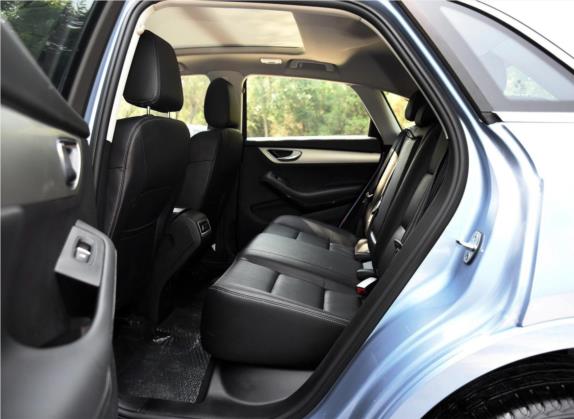 众泰SR7 2016款 1.5T CVT魔方之梦版 国V 车厢座椅   后排空间