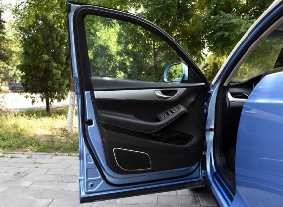 众泰SR7 2016款 1.5T CVT魔方之梦版 国V 车厢座椅   前门板