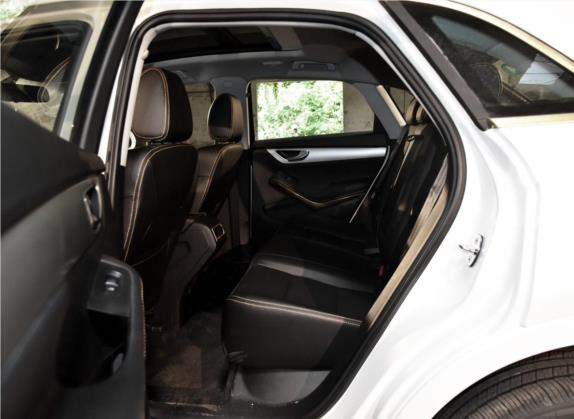 2016款 1.5T GAL限量版 车厢座椅   后排空间