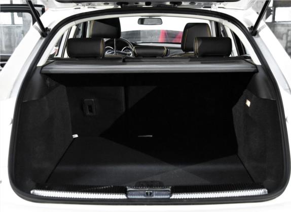 2016款 1.5T GAL限量版 车厢座椅   后备厢